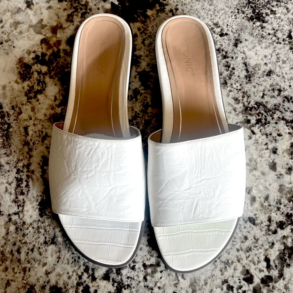 Vionic White Slide Sandals